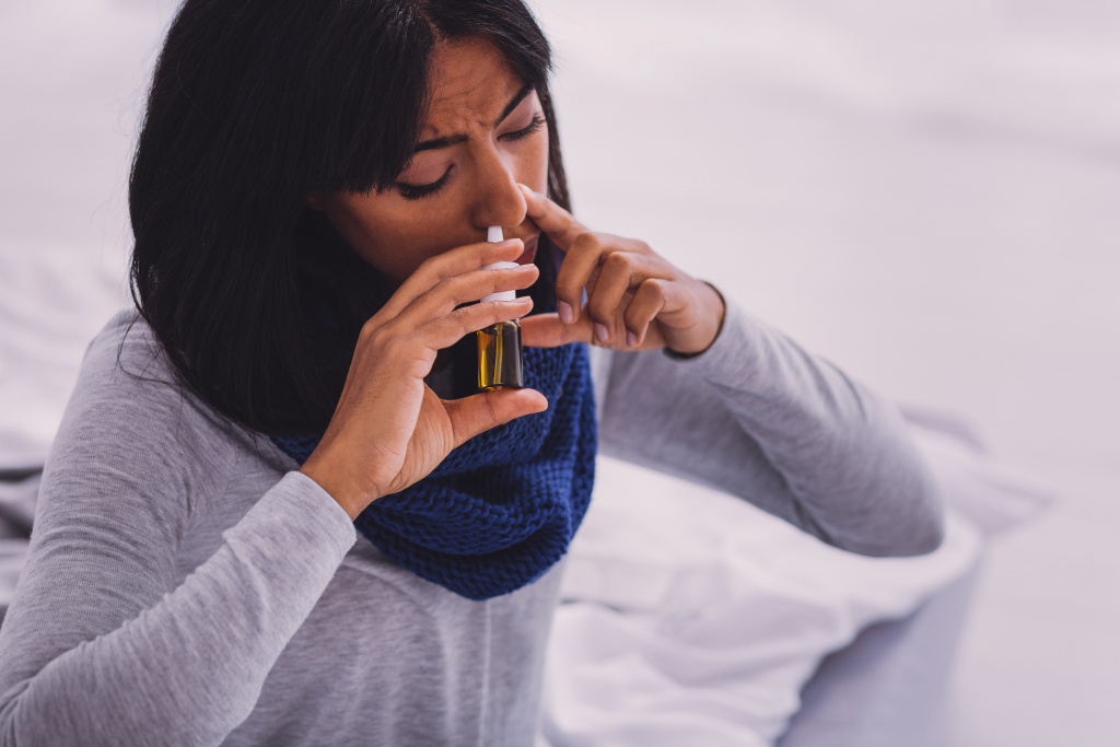 Среди симптомов простуды без температуры нарушение носового дыхания
